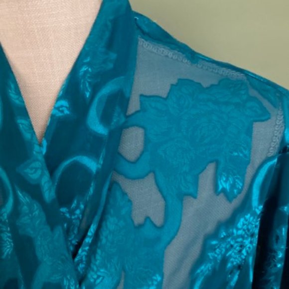 Victoria's Secret Vintage Floral Robe - Picture 6 of 12